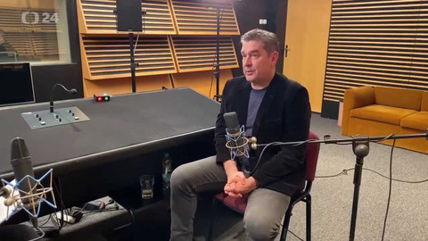 Background ČT24 - Tomáš Etzler