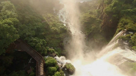 Dobrodružství vědy a techniky - Div světa v pohraničí - národní park Iguazú