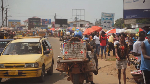 Po jedné stopě - 10/13 Gleb Gen, maska tančící na chůdách