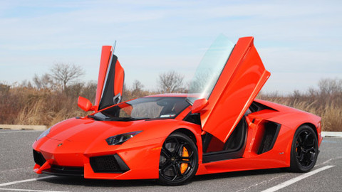 Továrny dneška - 4/7 Lamborghini Aventador