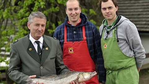 Kluci v akci - Vaření pod stromy