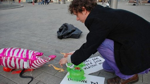 Tančící skály - 6/16 Život v ismech