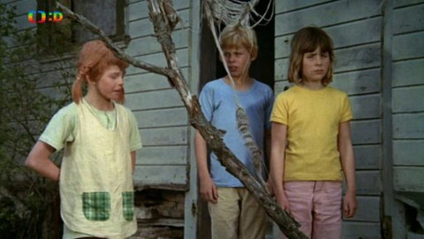 Pipi Dlouhá punčocha - 19/21 Pipi se plaví v sudu, ztratí se a stane se pouliční zpěvačkou