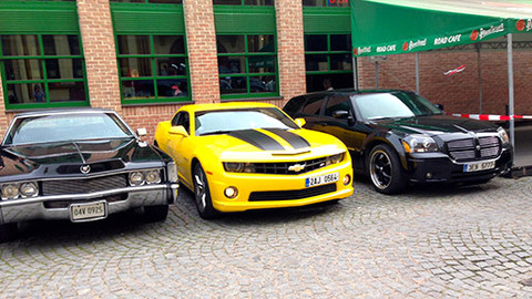 Auto Moto Revue - Mají styl, spoustu chromu a bublající motory – staré ameriky