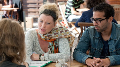 Inspektorka Candice Renoirová - 2/8 Čím větší parta, tím větší psina