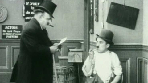 Grotesky - Chaplin kulisákem