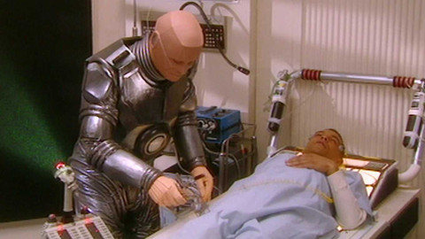 Červený trpaslík - 7/8 Epidém