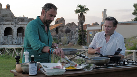 Manu a Matěj - 6/10 Caserta - Buvoli a černé prasátko