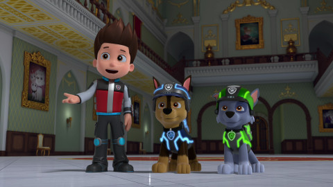 Tlapková patrola - Tlapky versus neonový Humdinger / Tlapky zachraňují královský obraz