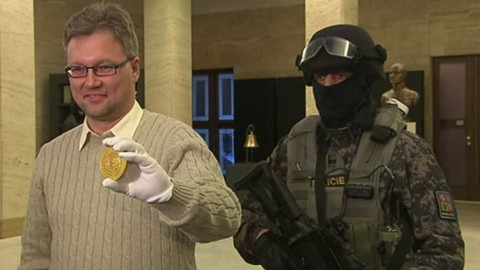 Archiv ČT24 - Trojkové listopady