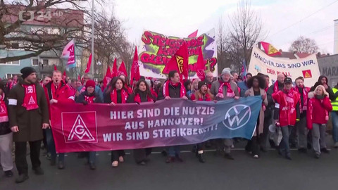 90’ ČT24 - Německé továrny Volkswagenu zasáhla výstražná stávka