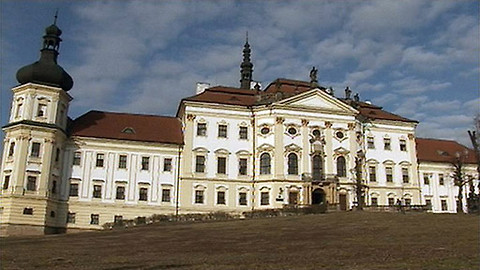 Abeceda komunistických zločinů - 10/26 Internace