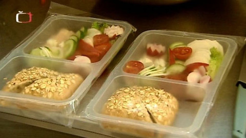 Pod pokličkou - Jídlo z krabiček