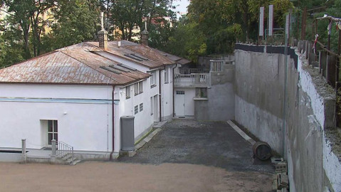 Nedej se! - Nabílené černé stavby