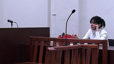 Buď hodná, nebo mi tě vezmou