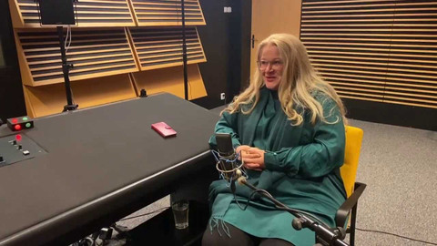 Background ČT24 - Ivana Svobodová