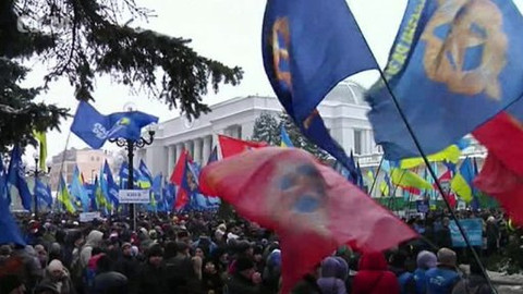 Horizont ČT24 - 12. prosince 2013