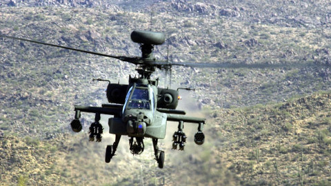 Továrny dneška - 10/10 Bitevní vrtulník AH-64D Apache