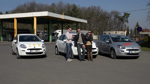 Auto Moto Revue - Jedeme na plný – plyn