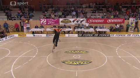 Cyklistika - M ČR v sálové cyklistice 2015 Zlín