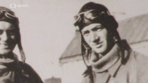 Sportovci - hrdinové - Letec Josef Hubáček