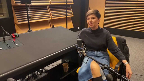 Background ČT24 - Markéta Fialová