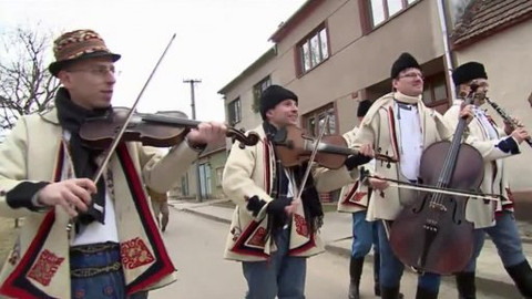 Folklorika - Z koreňů strom