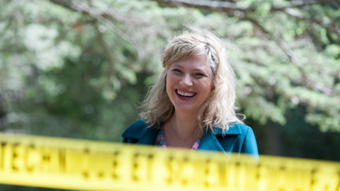 Inspektorka Candice Renoirová - 1/10 Přiznaná chyba je chyba z půlky odpuštěná