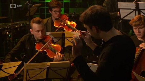 Tečka páteční noci - 12. prosince 2014