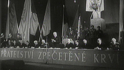 Archiv ČT24 - Přátelství v područí