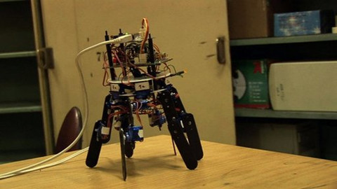 Futuroskop - 7/16 Kdo je u tebe robot?