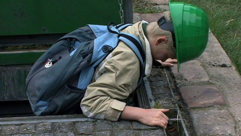 Futuroskop - 9/16 Cesta do podzemí