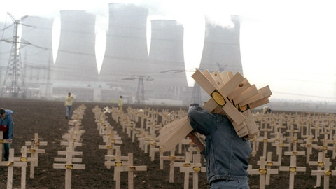 Past pokroku - Černobyl pohřbil komunistický režim v Československu