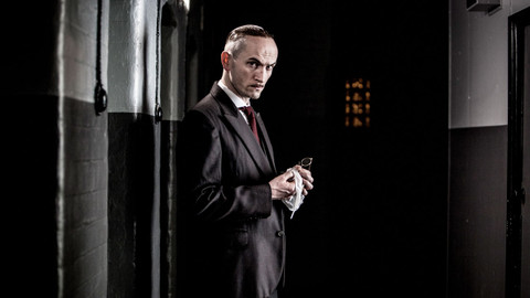 Hitlerův kruh zla - 2/10 Přeskupení