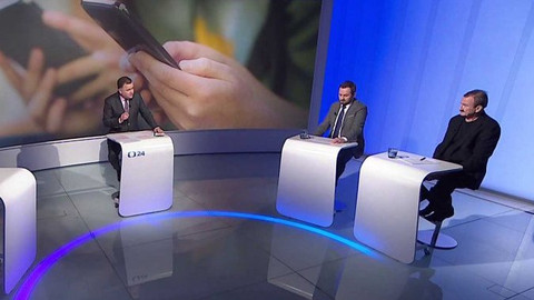 Politické spektrum - Kvalita poštovních služeb a drahá data mobilních operátorů