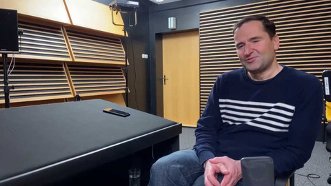 Background ČT24 - Robert Záruba