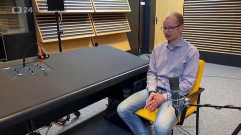 Background ČT24 - Pavel Tomášek