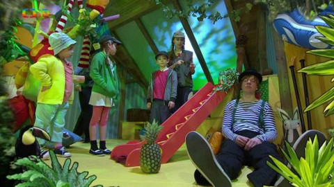 Hýbánky - V zahradě na hrušce