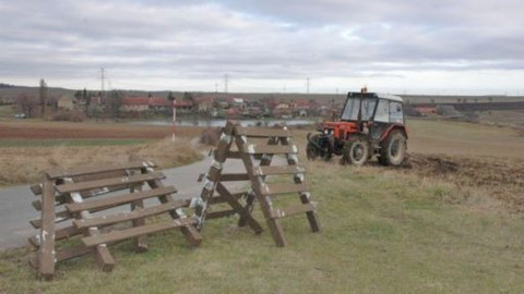 Stop - Znečištěná vozovka