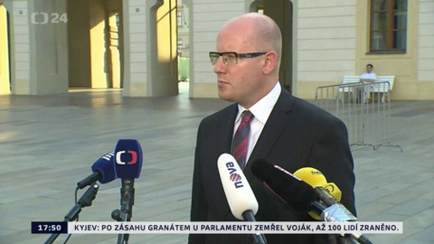 Mimořádné pořady ČT24 - Premiér Sobotka po návštěvě u prezidenta Zemana