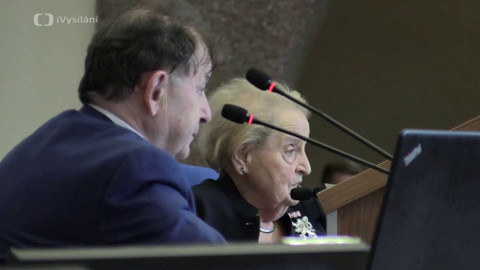 Knihovna Václava Havla - S Madeleine Albrightovou o demokratech a diktátorech