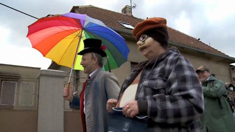 Kdo neskáče, není Čech - 5/7 Rozjaření