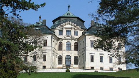 Deset století architektury - Průnik tvarů