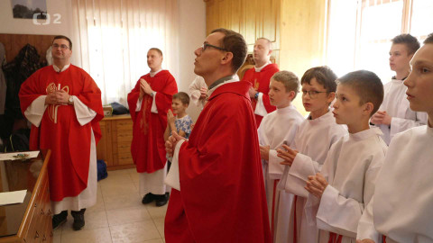 Cesty víry - Služebníci oltáře