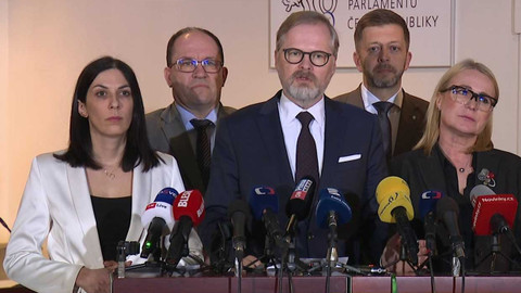 Brífink koalice SPOLU po neveřejném jednání sněmovny