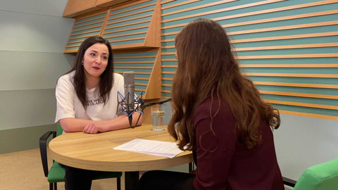 Background ČT24 - Tereza Řezníčková