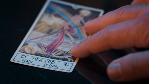 Ezoterické Česko - 2/5 Věřím v předpovědi