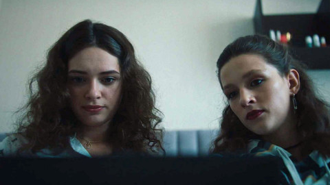 Příliš mnoho lásky - 3/8 Začátek pádu