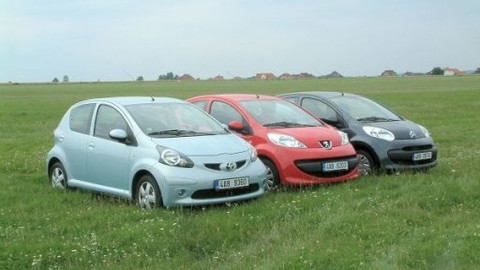 Auto Moto Revue - 10. září 2005