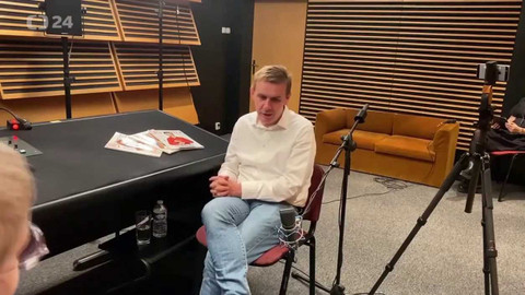 Background ČT24 - Robert Čásenský